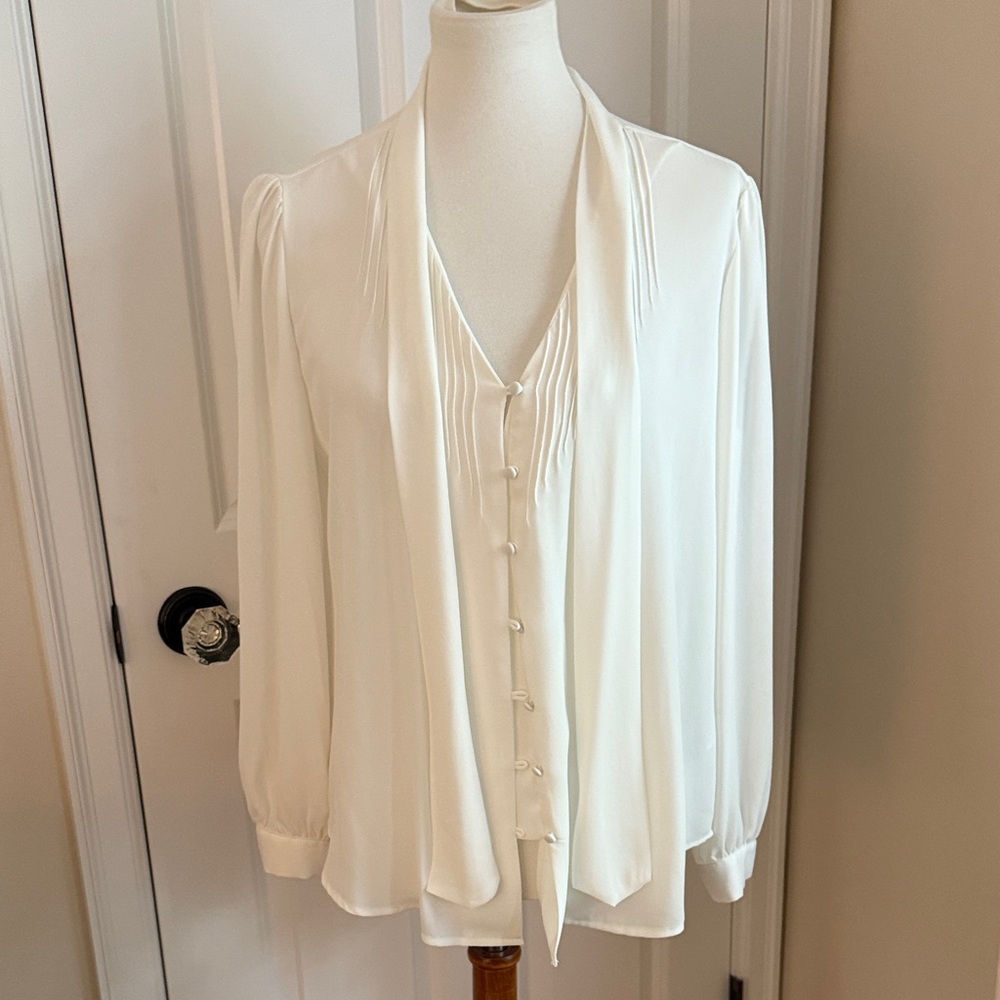 J. Crew 365 Ivory Pintuck Button Front V-Neck Top with Tie - Size 8